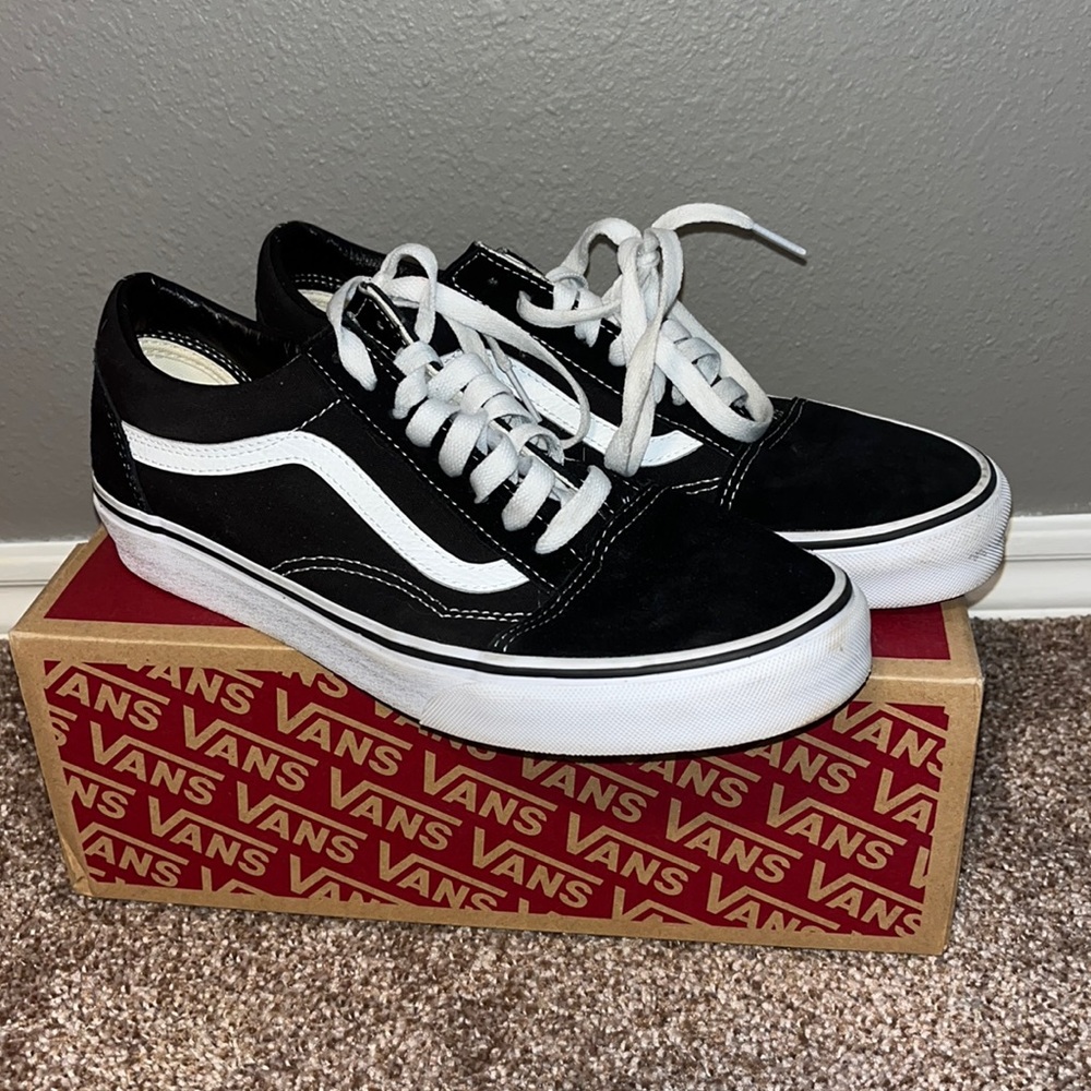 Black vans men 8.5/women 10